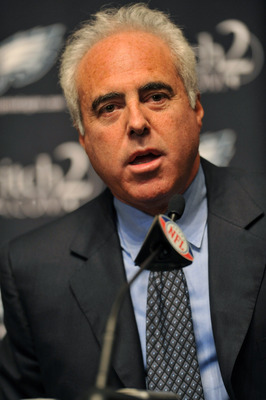 The President of the United States, while vacationing in Hawaii, called Philadelphia Eagles owner Jeffrey Lurie. The call was simply to thank Lurie for the ... - luire